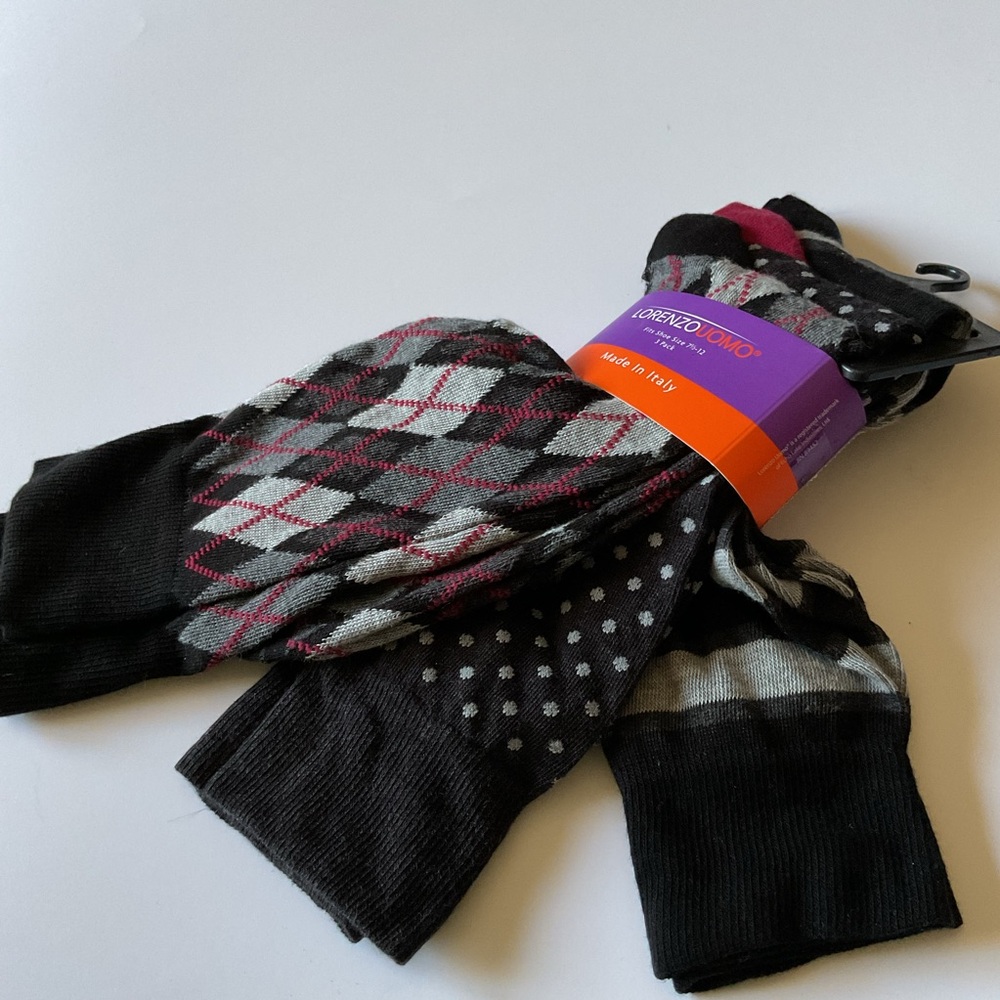 LORENZO UOMO MENS 3 PAIR MIXED PATTERN COTTON SOCKS BLACK GRAY RED OS NWT